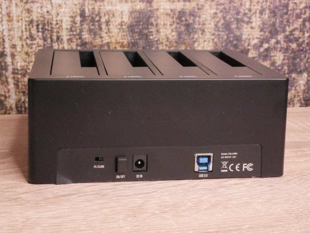 USB 3.0 zu SATA Festplatten-Dockingstationen im Vergleich 80