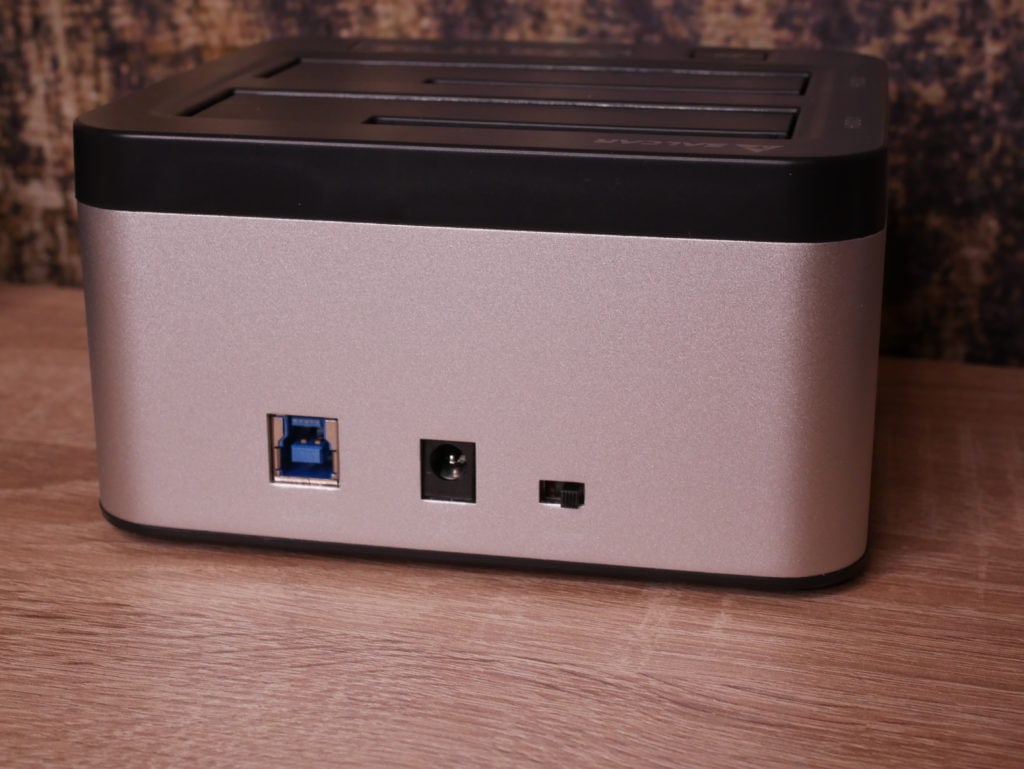 USB 3.0 zu SATA Festplatten-Dockingstationen im Vergleich 26
