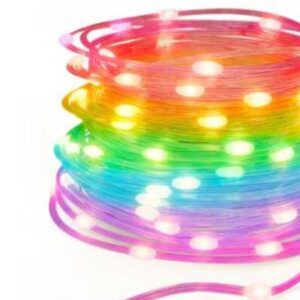Hama Smarte LED-Lichterkette mit Matter leuchtet bunt im Garten